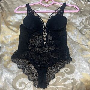UNDIZ Black Lace PADDED Plunge Bodysuit with Strappy Front AND GOOD ACCENT SZ S